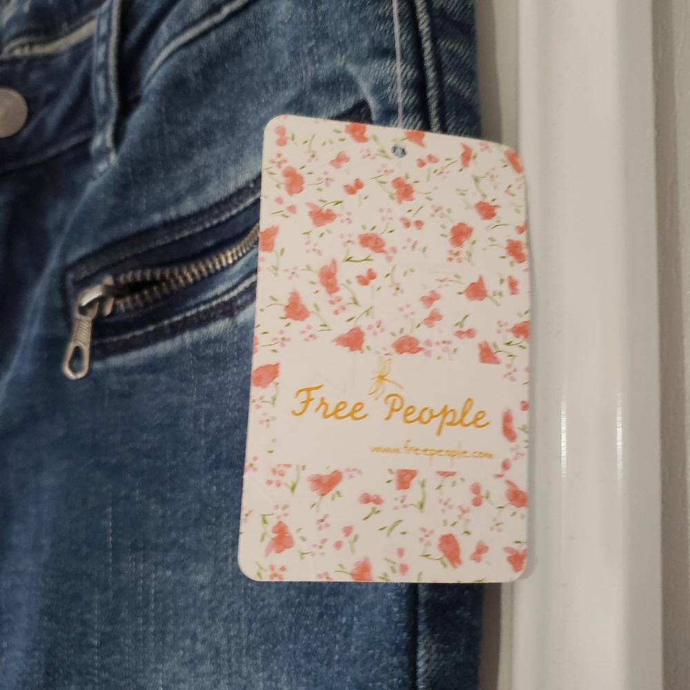 New, Free People, Size 25, Blue Jeans. - Picture 4 of 14